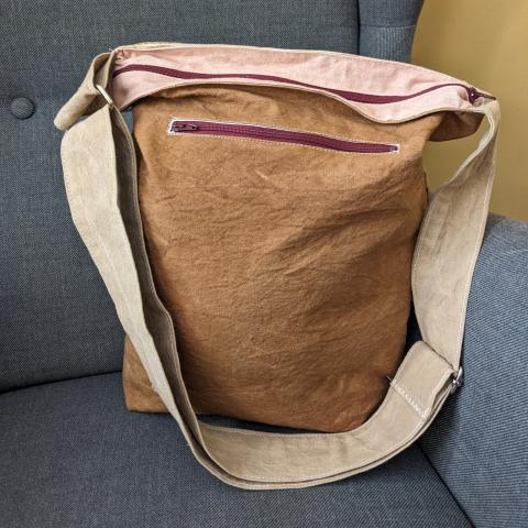 Shoulder Bag with a zippered pocked