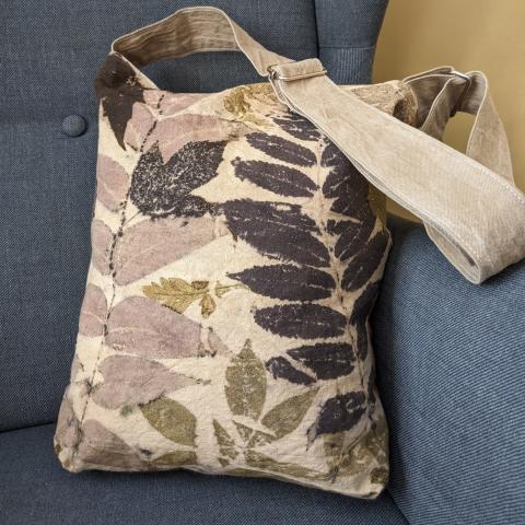 Shoulder Bag with a zippered pocked