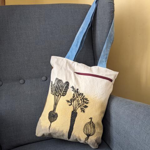 Shoulder Bag with root veggie prints